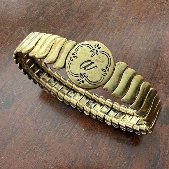 Anthropologie Jewelry - Anthropologie Gold-Tone Sweetheart Expansion Bracelet!!🔥🔥🔥